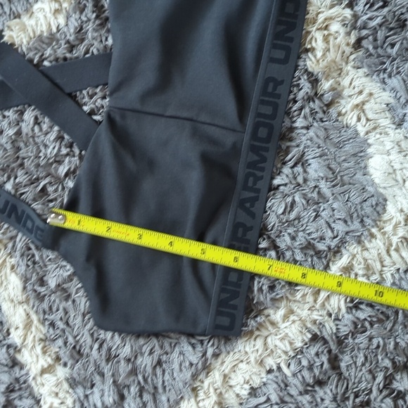 Under Armour Black Criss Cross Back Sports Bra - Picture 4 of 6